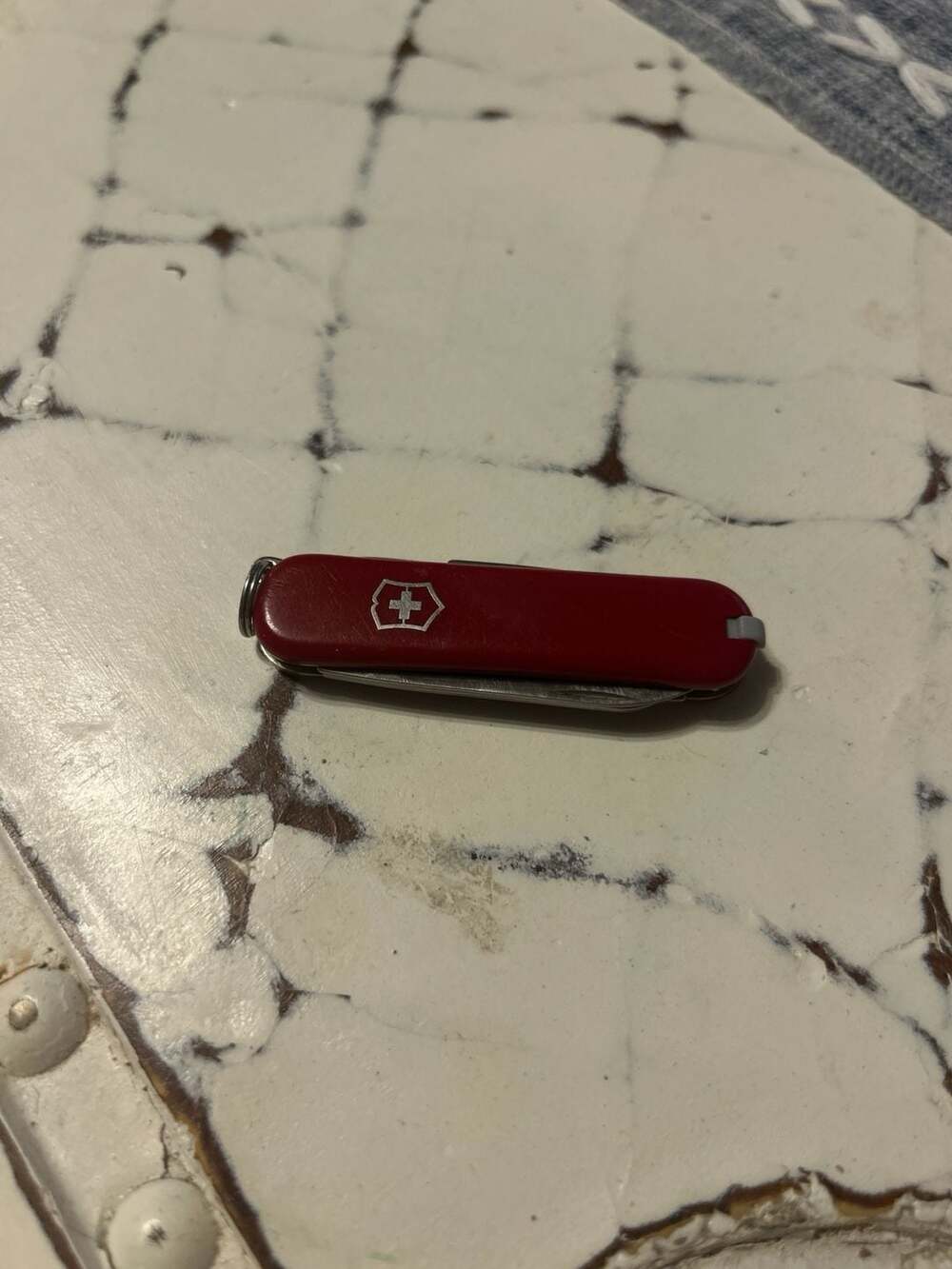 Victorinox Swiss Army Classic SD Red Multi-Tool Pocket Knife